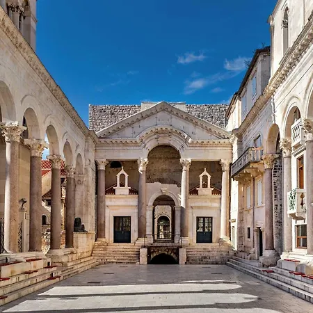 Beachfront Ciovka Slatine