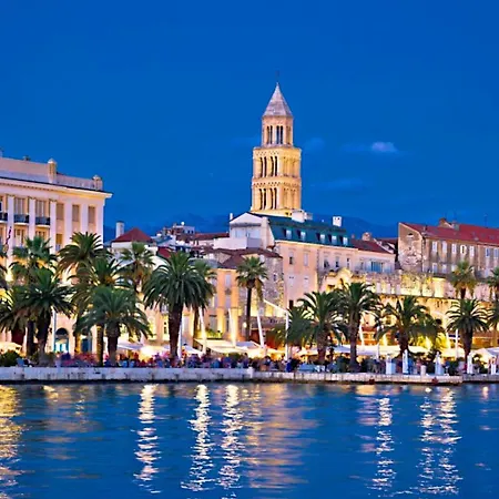 Beachfront Ciovka Vila *