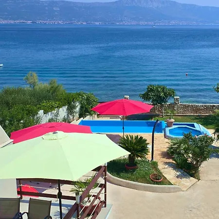 Beachfront Ciovka * Slatine