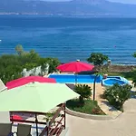 Beachfront Ciovka * Slatine