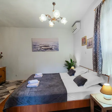 Villa Beachfront Ciovka *