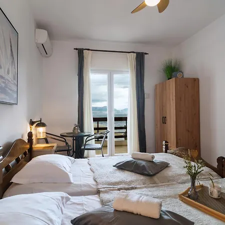 Beachfront Ciovka Villa *