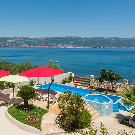 Villa Beachfront Ciovka