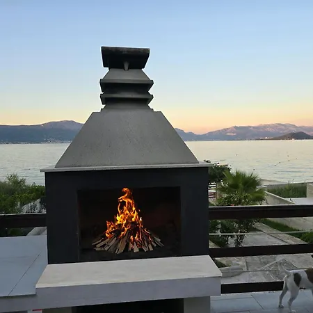 Beachfront Ciovka Villa Slatine