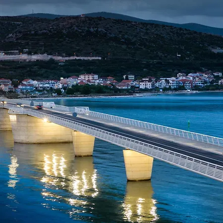 Beachfront Ciovka Villa *