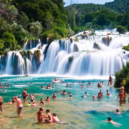 Beachfront Ciovka * Slatine