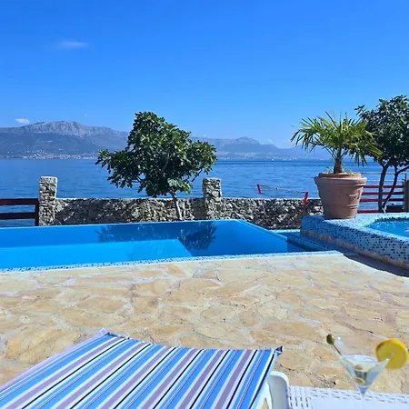 Villa Beachfront Ciovka *