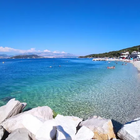 Beachfront Ciovka Villa Slatine