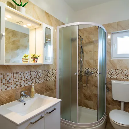 Beachfront Ciovka * Slatine