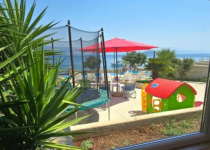 Villa Beachfront Ciovka *