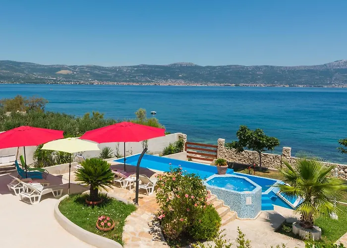 Villa Beachfront Ciovka