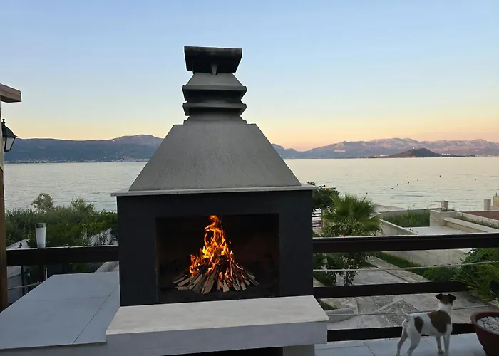 Beachfront Ciovka Villa Slatine